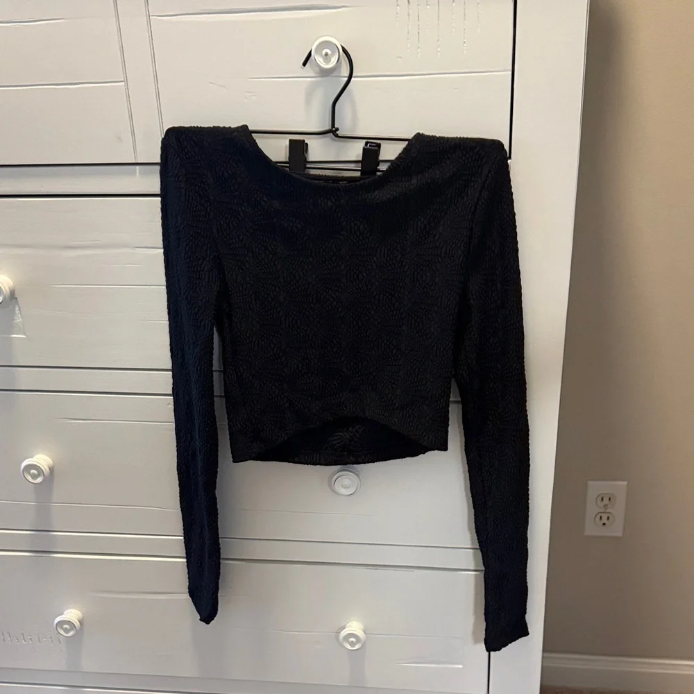 Zara Black Long-Sleeve Textured Crop Top
